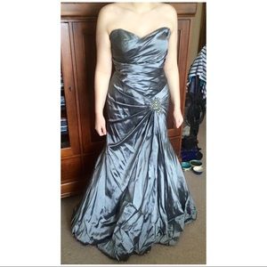 GREY MERMAID STYLE PROM DRESS